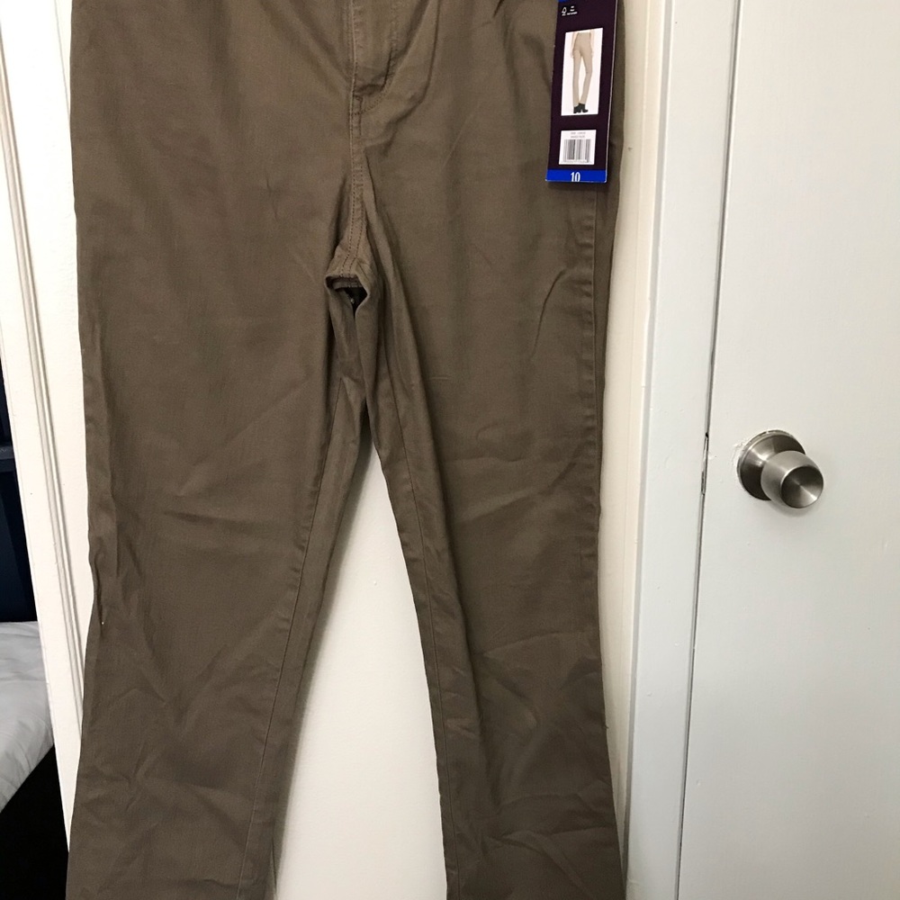 Pant for women Gloria Vanderbilt.